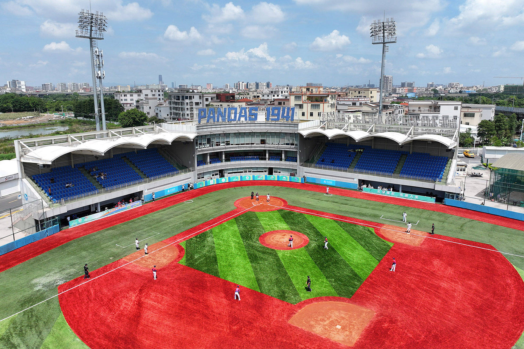 kaiyun-图集(jí)｜“棒(bàng)球之(zhī)城”中(zhōng)山，正全力挥出“本垒打”