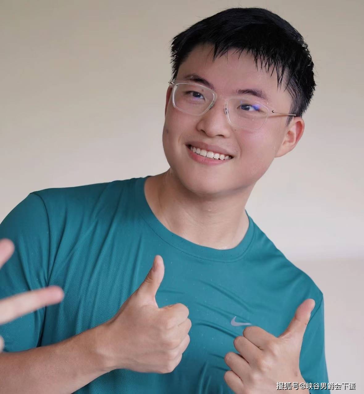 继“AG经理爱笑透露：明年Uzi有机会复出”后，教练朱开谈Uzi疯狂打排位原因：他在检测自己的实力，来确定到底能不能上场打比赛！