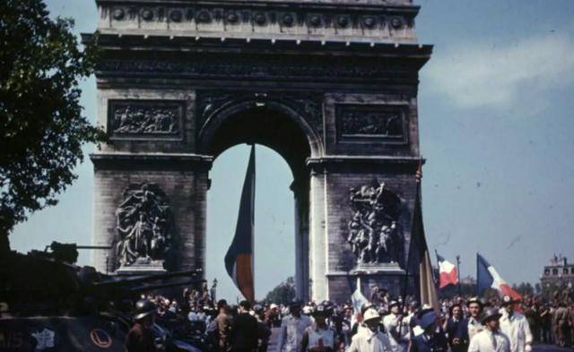 防御名将莫德尔:率军20万挫败200万苏军,自杀前让40万德军解散