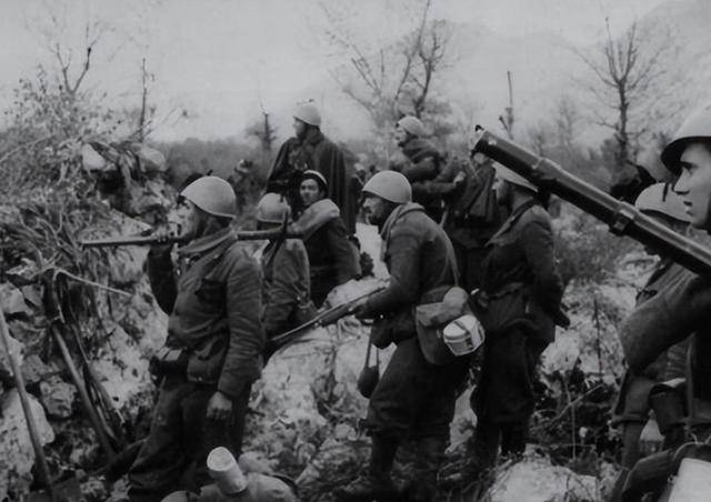 防御名将莫德尔:率军20万挫败200万苏军,自杀前让40万德军解散