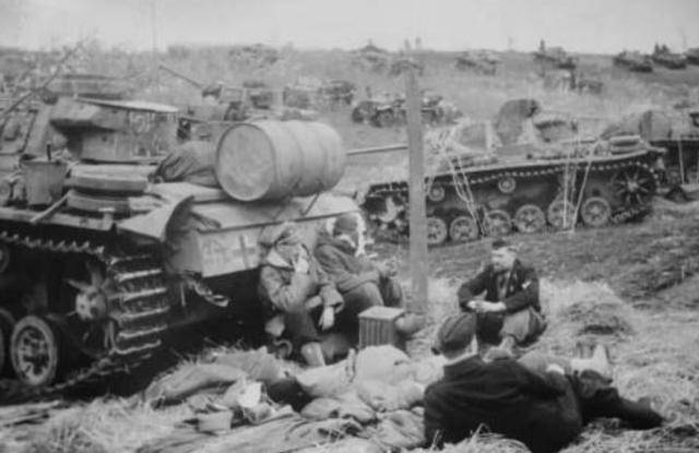 防御名将莫德尔:率军20万挫败200万苏军,自杀前让40万德军解散