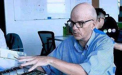 美国落魄科学家,戴维·布雷迪投奔中国,在我国研发10亿级相机